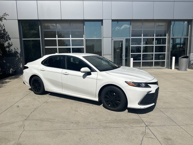 2023 Toyota Camry Hybrid LE FWD photo