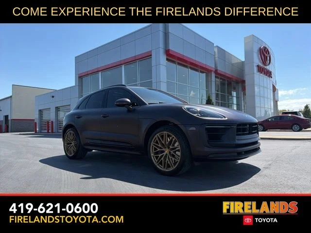 2023 Porsche Macan GTS AWD photo