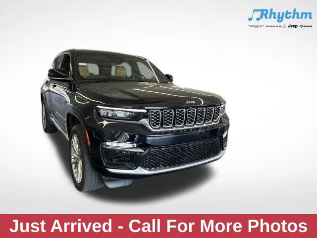 2022 Jeep Grand Cherokee Summit 4WD photo