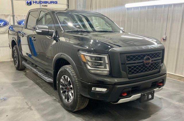 2023 Nissan Titan PRO-4X 4WD photo