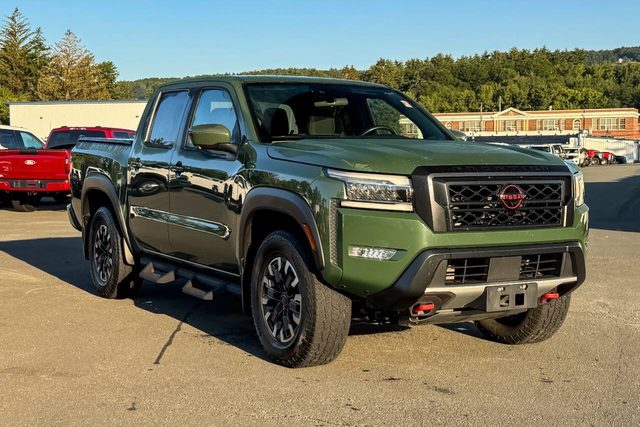 2023 Nissan Frontier PRO-4X 4WD photo