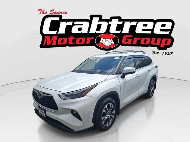 2022 Toyota Highlander XLE AWD photo