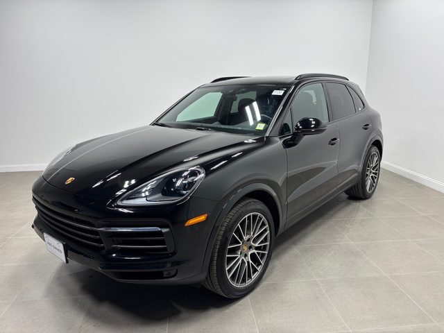 2023 Porsche Cayenne Platinum Edition AWD photo