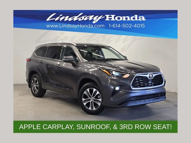 2022 Toyota Highlander XLE AWD photo