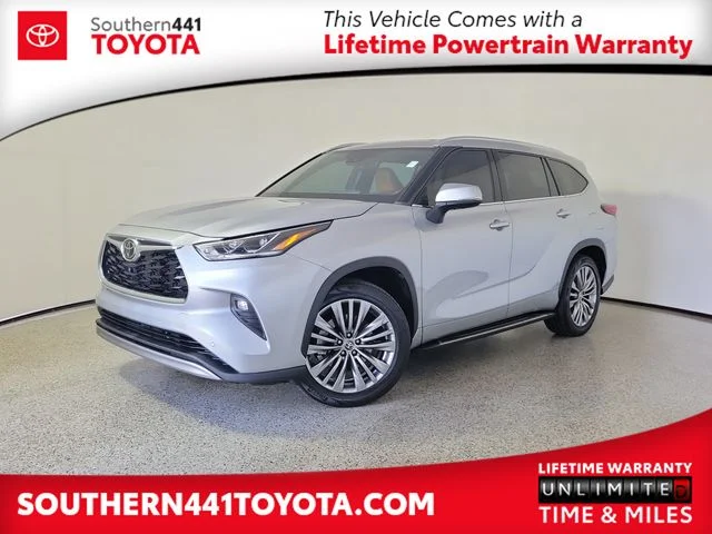 2022 Toyota Highlander Platinum FWD photo