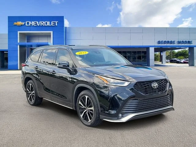 2022 Toyota Highlander XSE FWD photo