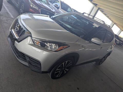 2020 Nissan Kicks SV FWD photo