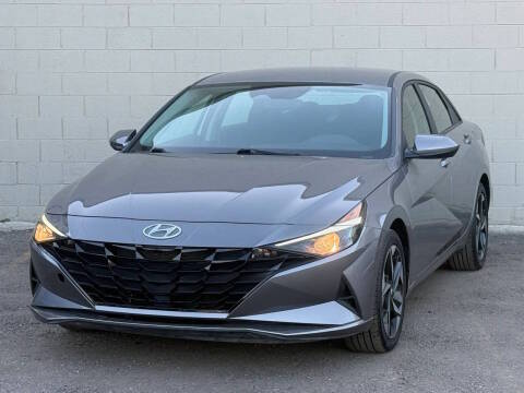 2023 Hyundai Elantra SEL FWD photo