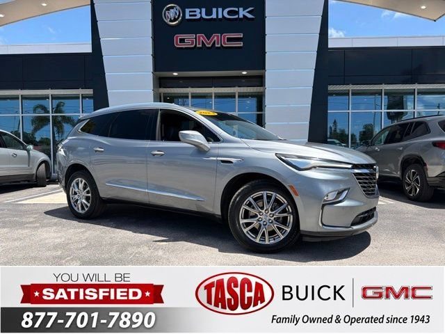2023 Buick Enclave Essence FWD photo