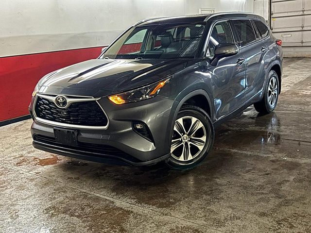 2022 Toyota Highlander XLE AWD photo