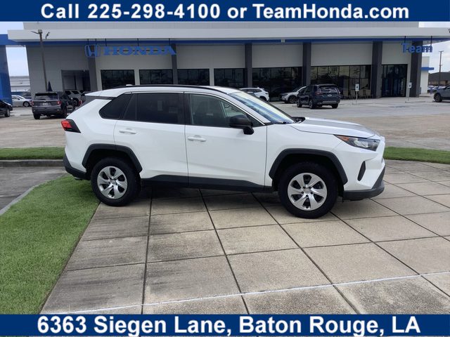 2021 Toyota RAV4 LE FWD photo