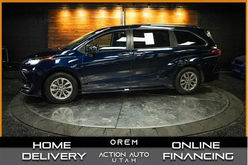 2022 Toyota Sienna XLE AWD photo