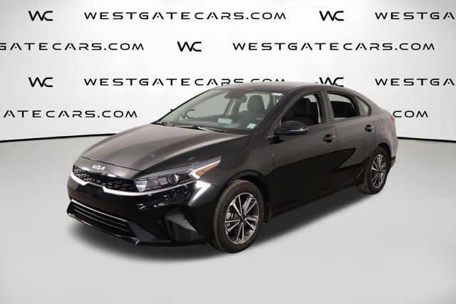 2023 Kia Forte LXS FWD photo