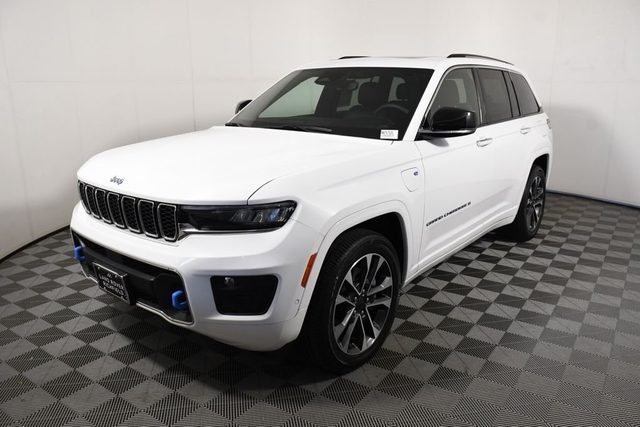2022 Jeep Grand Cherokee Overland 4WD photo
