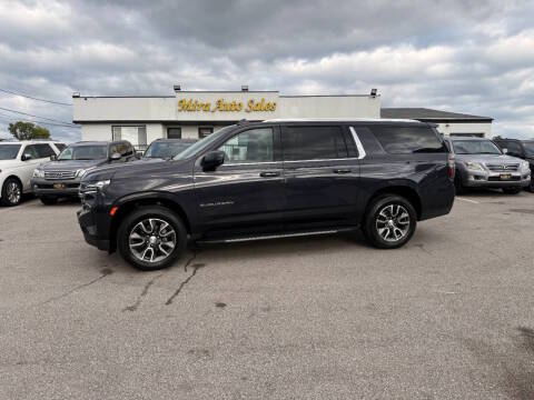 2023 Chevrolet Suburban LT 4WD photo