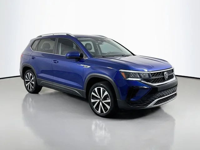 2023 Volkswagen Taos SE FWD photo