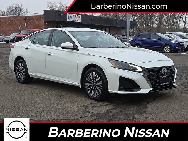 2023 Nissan Altima 2.5 SV AWD photo