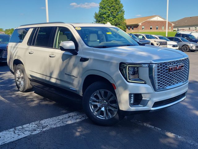 2022 GMC Yukon XL Denali 4WD photo