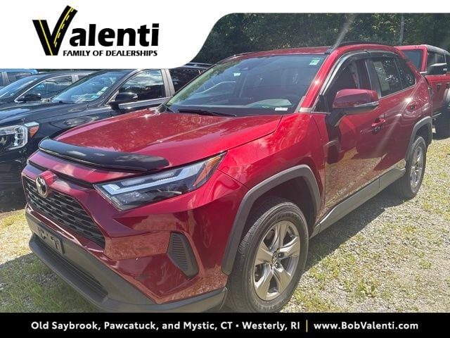 2022 Toyota RAV4 XLE AWD photo