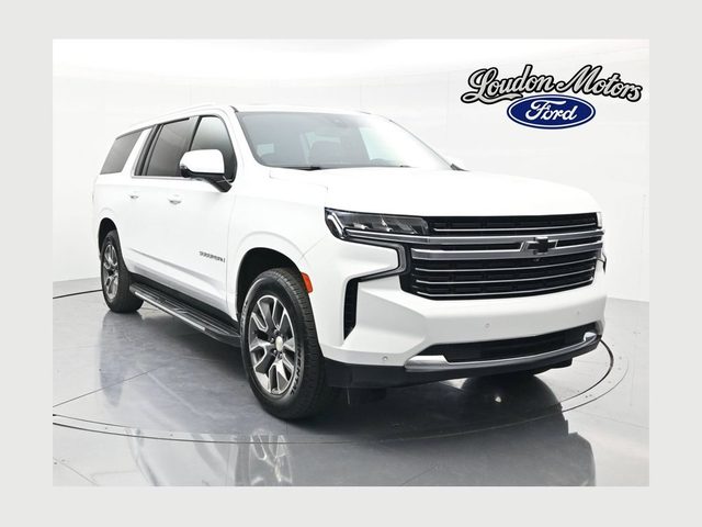 2022 Chevrolet Suburban LT 4WD photo