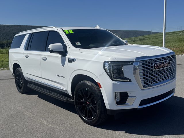 2023 GMC Yukon XL Denali 4WD photo