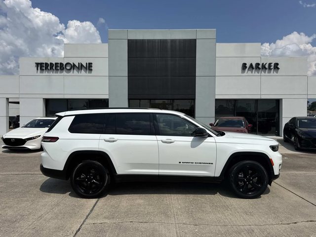 2023 Jeep Grand Cherokee L Limited 4WD photo