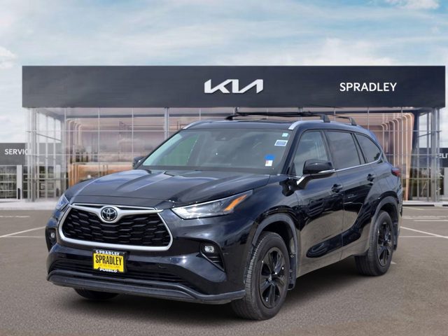 2022 Toyota Highlander XLE AWD photo