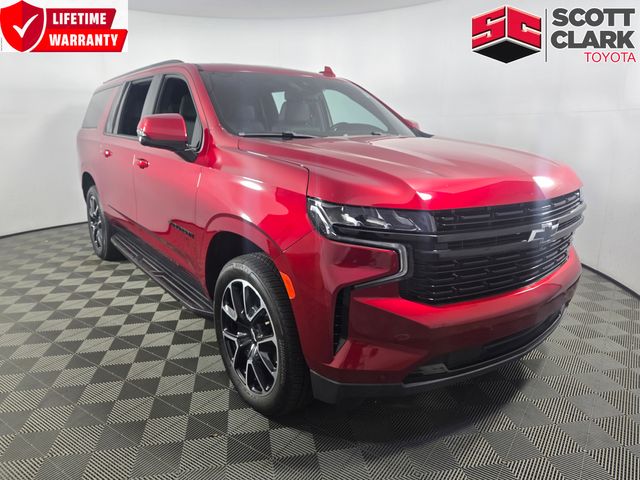 2023 Chevrolet Suburban RST 4WD photo