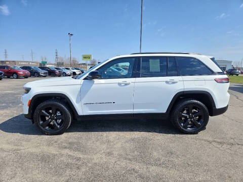 2023 Jeep Grand Cherokee Altitude 4WD photo