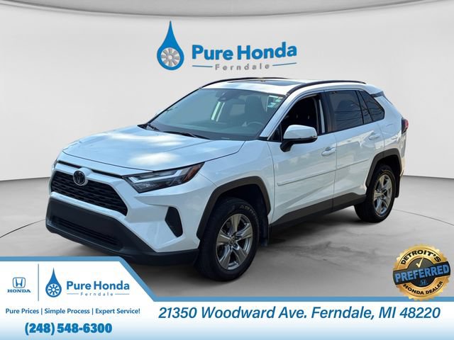 2022 Toyota RAV4 XLE AWD photo