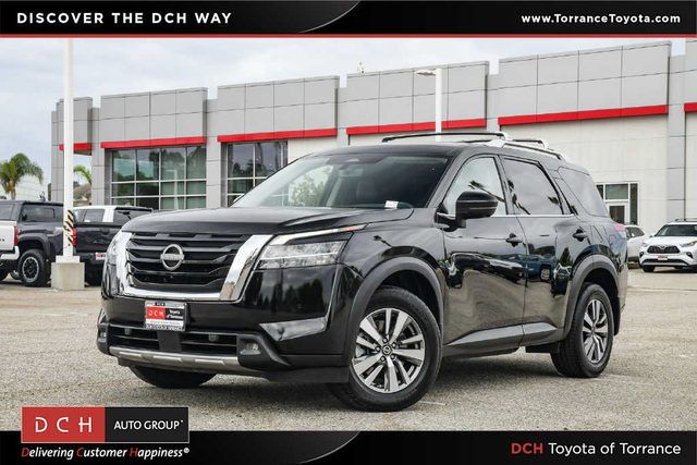 2023 Nissan Pathfinder SL FWD photo