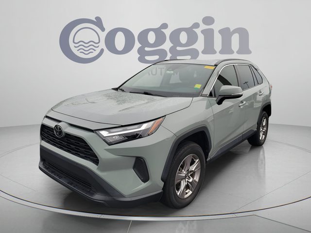 2022 Toyota RAV4 XLE FWD photo
