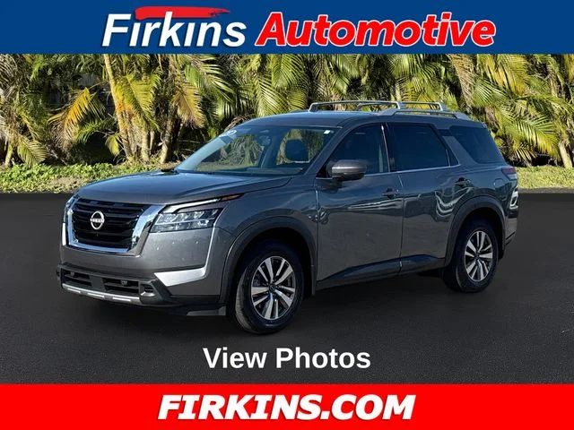 2023 Nissan Pathfinder SL 4WD photo