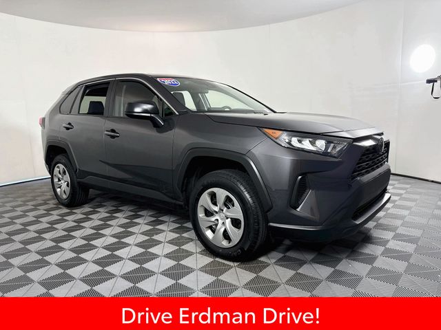 2022 Toyota RAV4 LE FWD photo