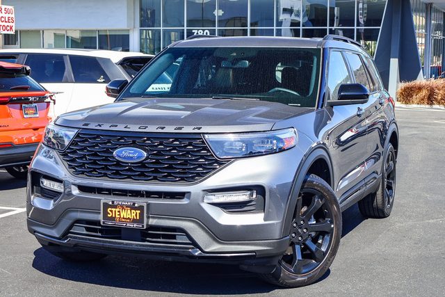 2022 Ford Explorer ST-Line 4WD photo