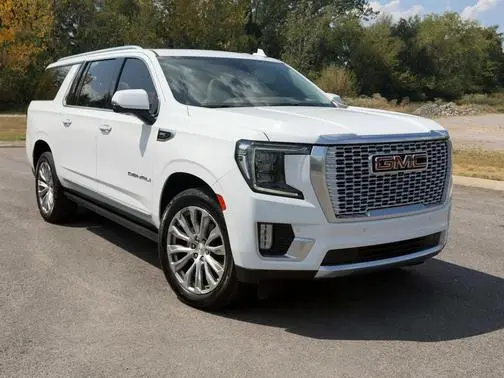 2022 GMC Yukon XL Denali 4WD photo