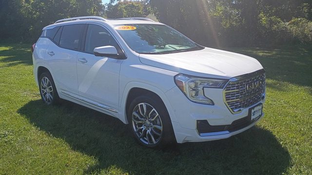 2023 GMC Terrain Denali AWD photo