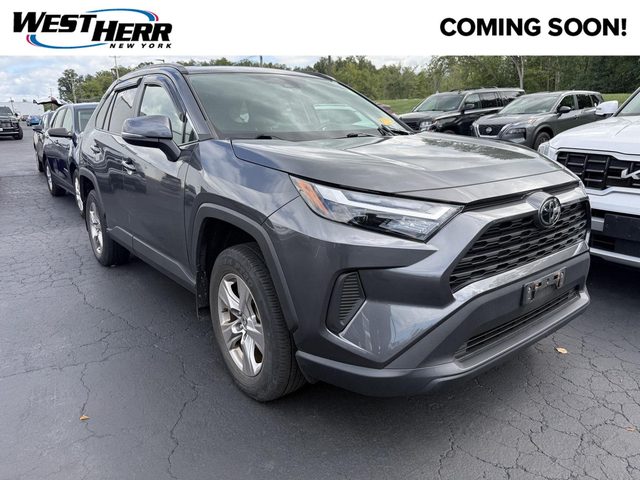 2022 Toyota RAV4 XLE AWD photo