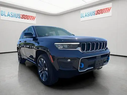 2022 Jeep Grand Cherokee Overland 4WD photo