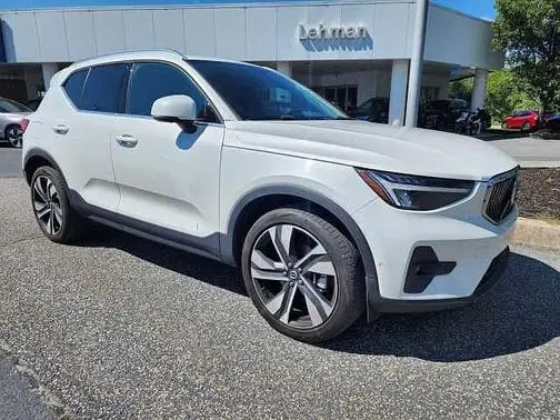 2023 Volvo XC40 Plus Bright Theme AWD photo