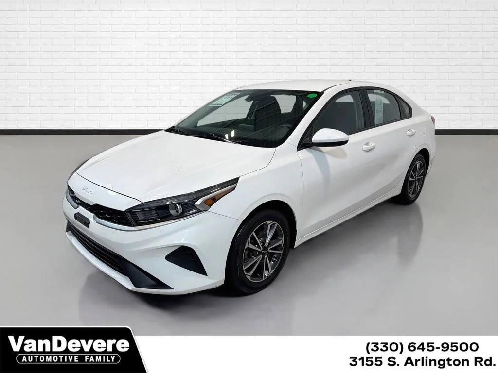 2023 Kia Forte LXS FWD photo
