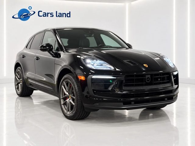 2023 Porsche Macan S AWD photo