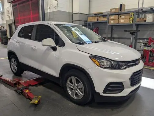 2022 Chevrolet Trax LS FWD photo