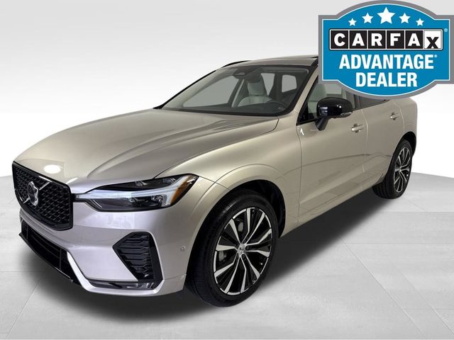 2023 Volvo XC60 Plus Dark Theme AWD photo