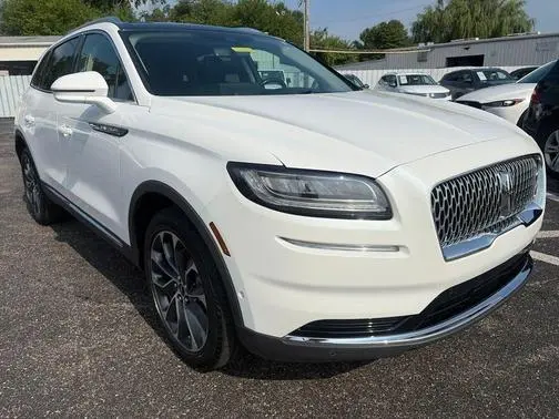 2022 Lincoln Nautilus Reserve AWD photo