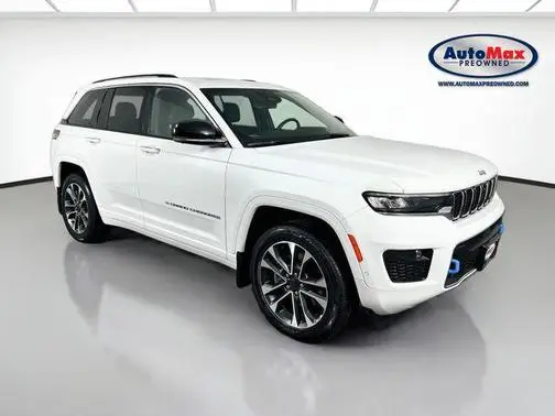 2022 Jeep Grand Cherokee Overland 4WD photo