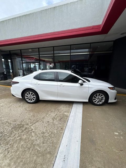 2023 Toyota Camry LE FWD photo