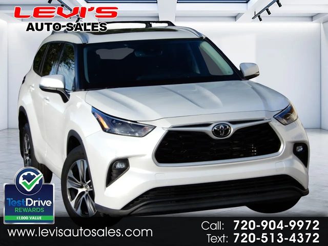 2022 Toyota Highlander XLE AWD photo