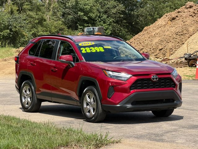 2022 Toyota RAV4 XLE FWD photo