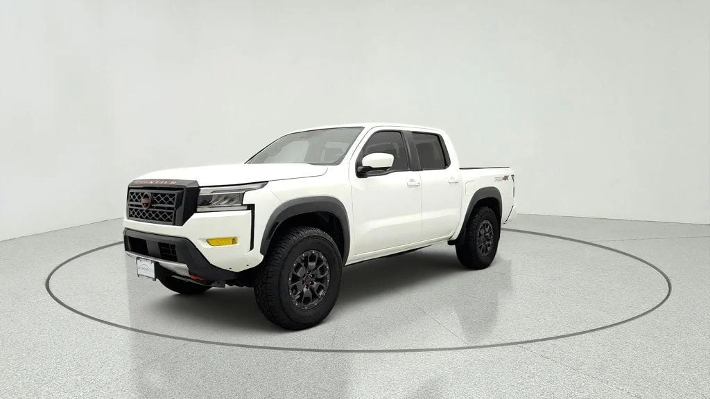 2023 Nissan Frontier PRO-4X 4WD photo
